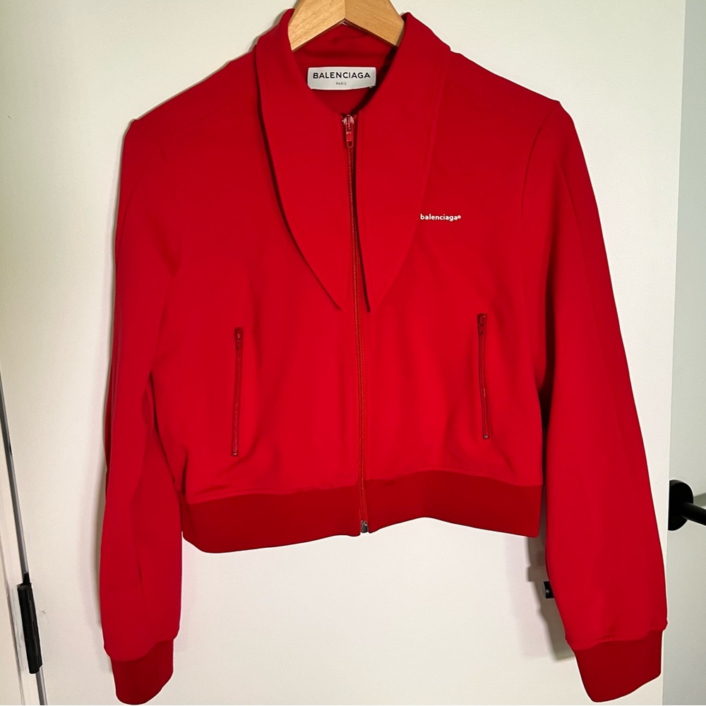 Beautiful 2017 Balenciaga zip up tracksuit jacket. In perfect condition ❤️🌹❣️💥